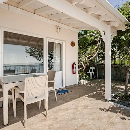 Apartment Yali Evi