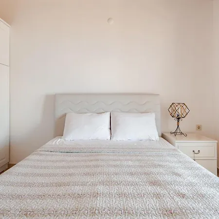 Yali Evi Apartment