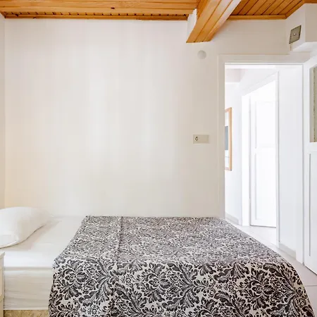 Apartment Yali Evi