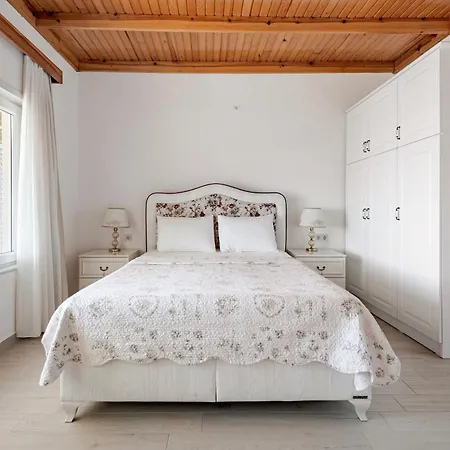 Yali Evi Apartment
