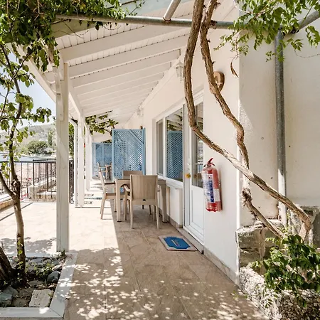 Yali Evi Apartment Marmara Adasi