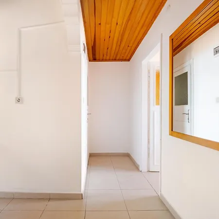 Yali Evi